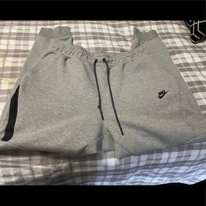 *Brand New Nike Tech Sweat Pants
